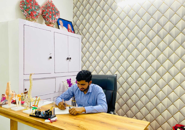 IK PHYSIOCARE & REHAB CLINIC (Dr Anshul Tyagi & Dr Harendra Tyagi)