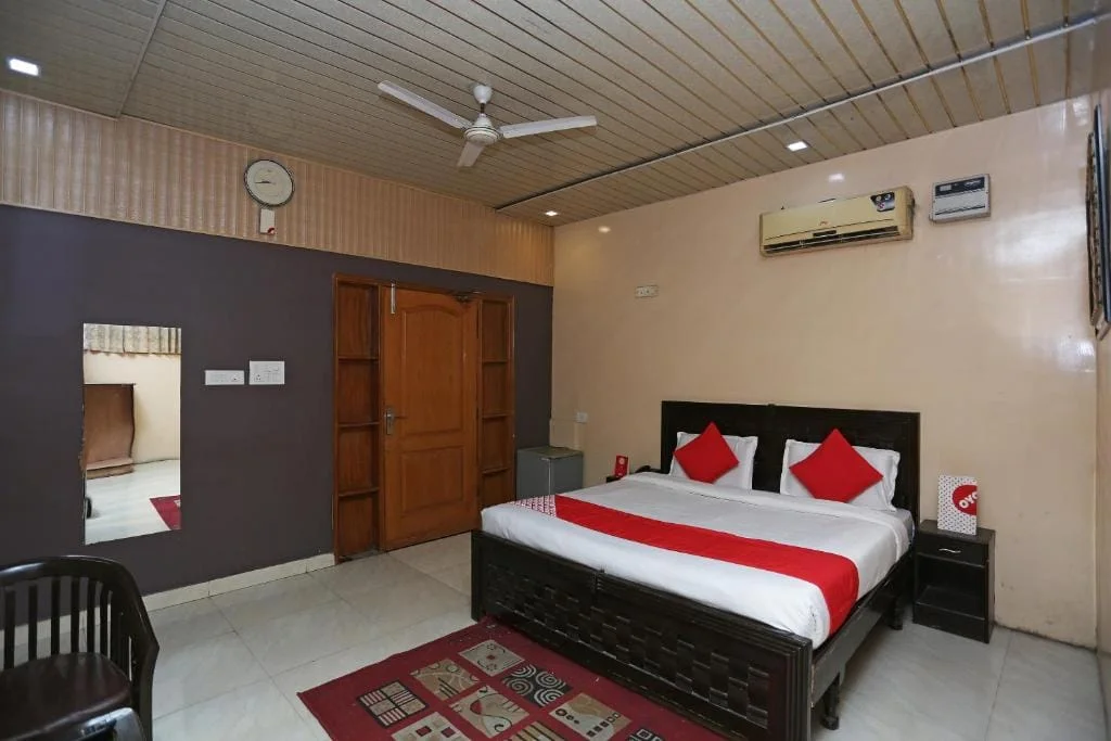 Hotel Madhur Regency